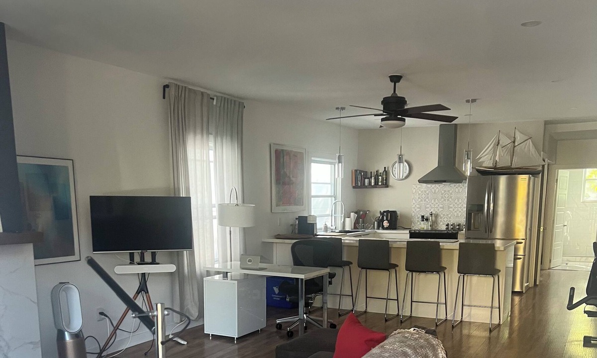Old East York House | Cozy home, steps to public transport and 5 minutes to subway.