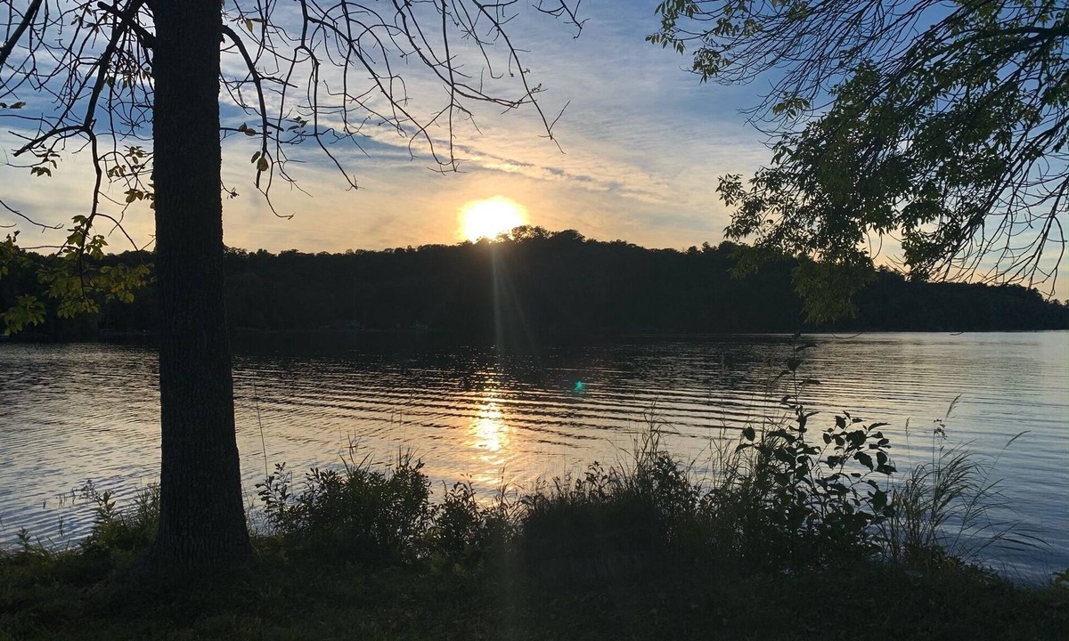 Algoma District Cottage | Cozy lake side cottage. Pet friendly