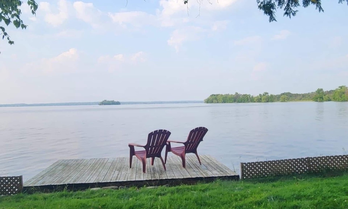 Dunsford Cottage | Cozy Lakefront Cottage in Kawartha Lakes