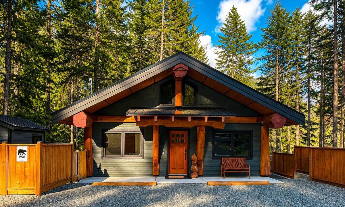 Sunshine Valley Cabin | Cozy Mountain Escape where rustic charm meets modern comfort!