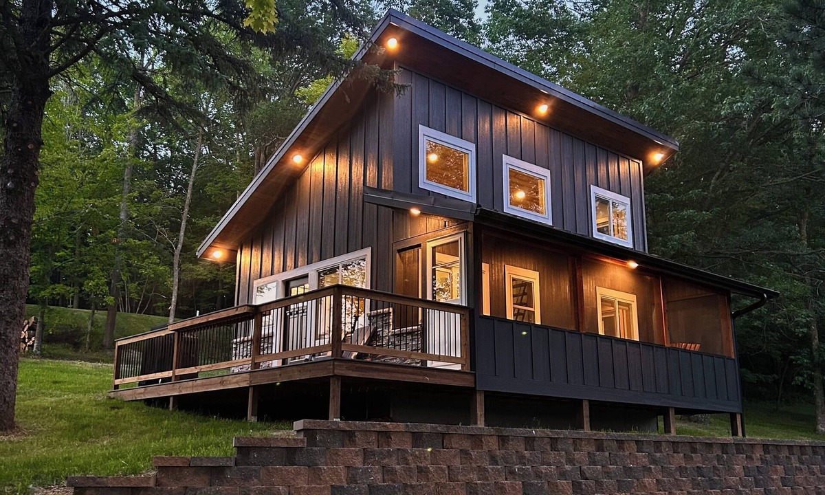 Osage Cabin | Cozy Peninsula Lake Cabin on 40 Acres