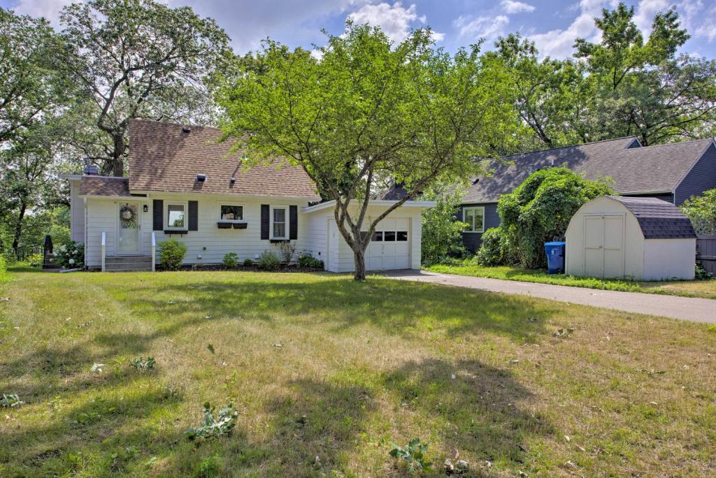 Plymouth House | Cozy Plymouth Cottage with Medicine Lake View!