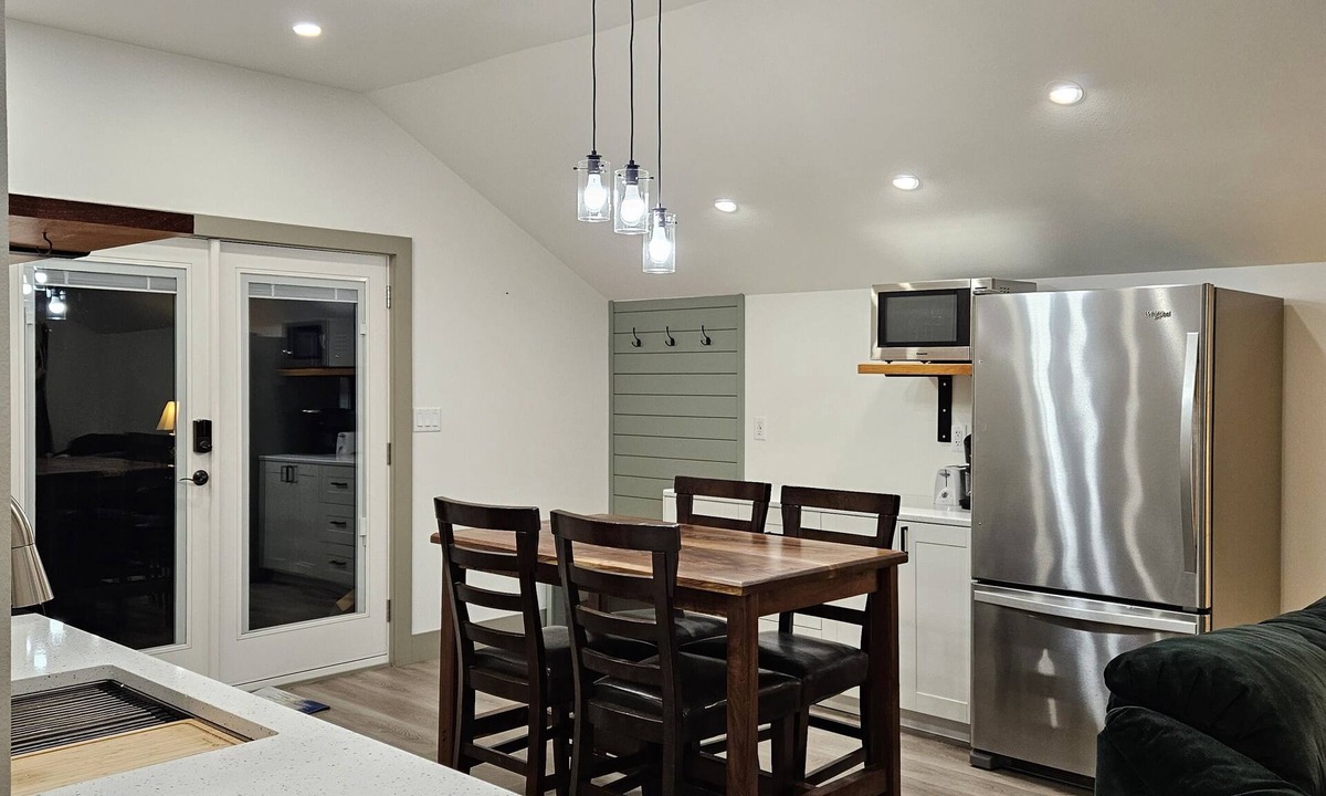 Brownsville Apartment | Cozy, private apt in small river town with short drive to city-border WI and IA.