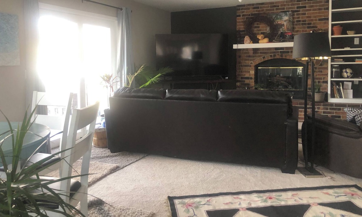 Richfield House | Cozy spacious home with fireplace privacy deck next mall America
