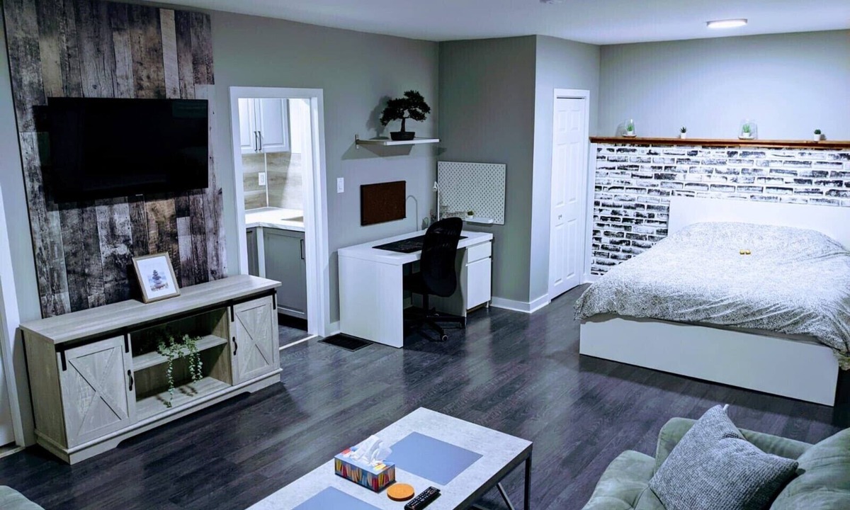 Durham Region Apartment | Cozy studio in the heart of the city