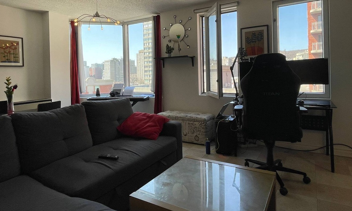 Shaughnessy Village Condo | Cozy Studio with Nice Views of Downtown Montreal,Steps from ALL Amenities&Events