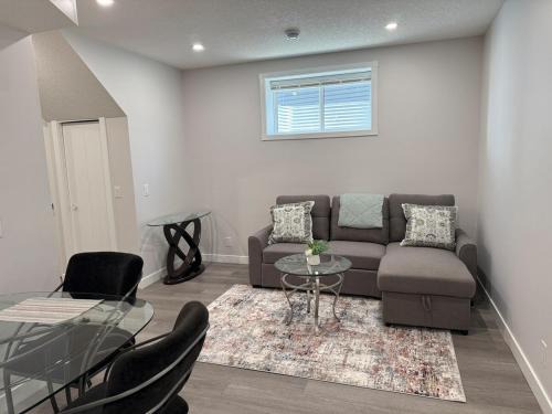 Calgary Apartment | Cozy Suite