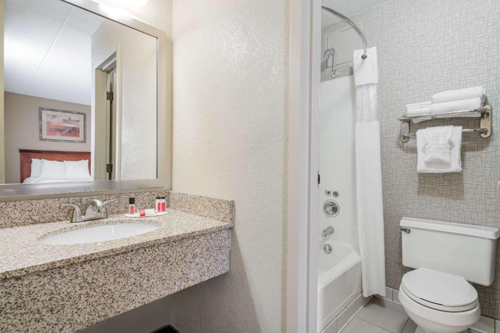 Prospect Park Hotel | Days Hotel by Wyndham University Ave SE