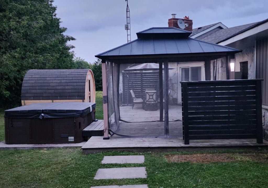 Lindsay Villa | Deer Run Cottage Kawartha