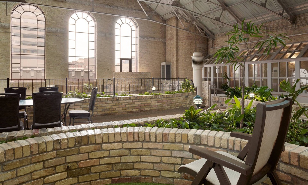 Downtown London Hotel | Delta Hotels by Marriott London Armouries