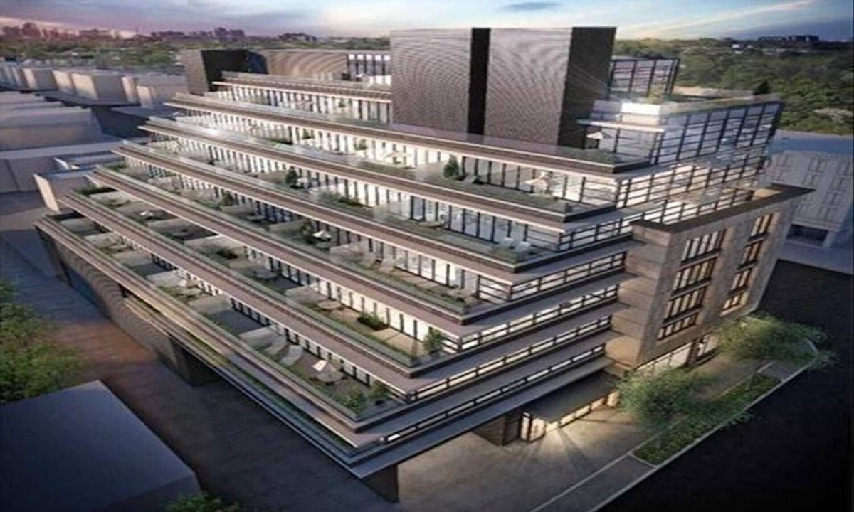 Cedarvale Condo | Elegant Forest Hill Condo - 24 Hour Concierge - Six Month Term