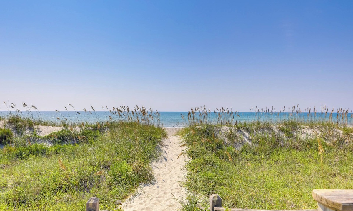 Emerald Isle Cottage | Emerald Isle Vacation Rental, Walk to Beach!