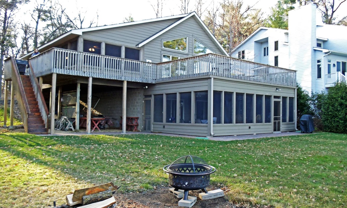 Pine Brook House | Emma's Spectacle Lake Home - a Perfect Retreat from the World