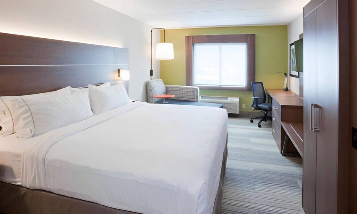 Roseville House | Enjoy Well-Furnished Retreat! Free Breakfast!