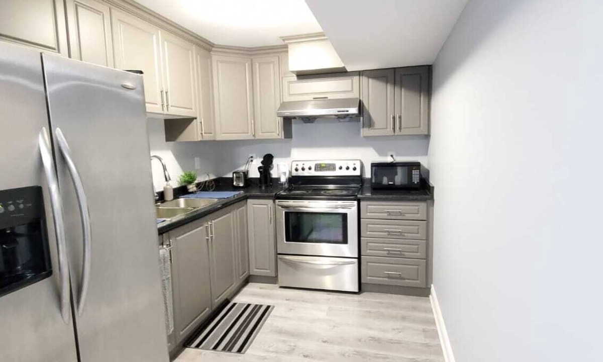 Brampton House | Entire basement suite near Hwy,TV WiFi and Parking