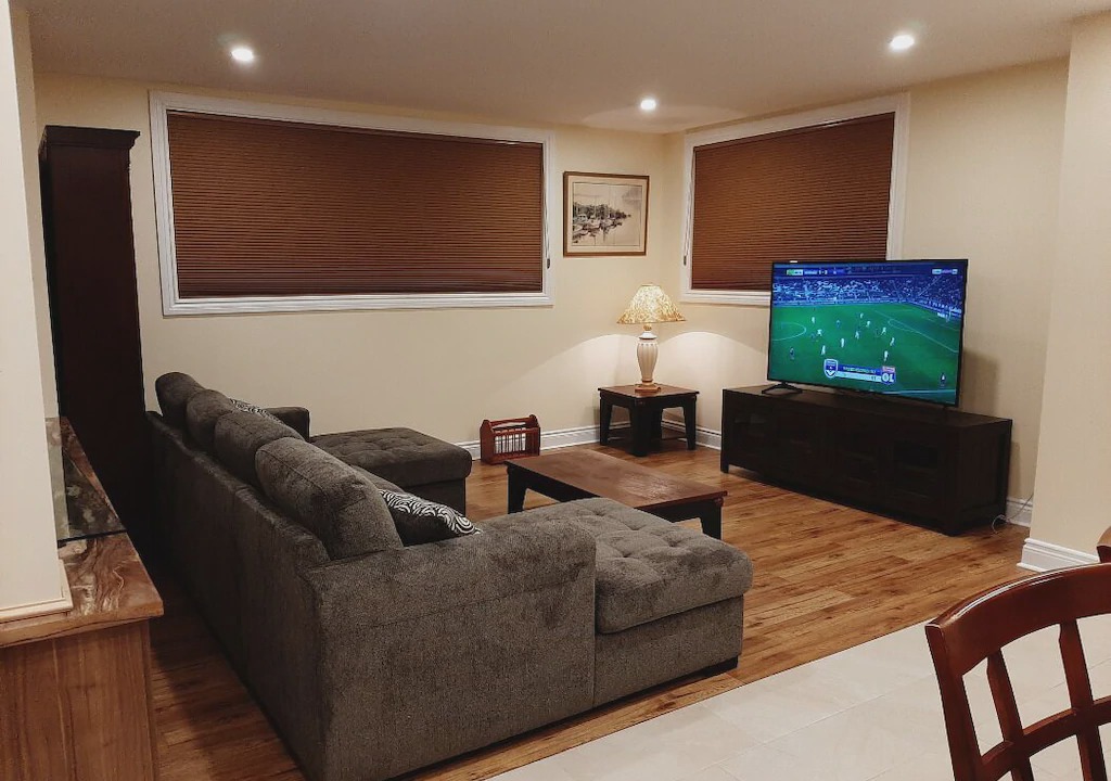 Ottawa Division House | Estate guest house 2BR-queen
