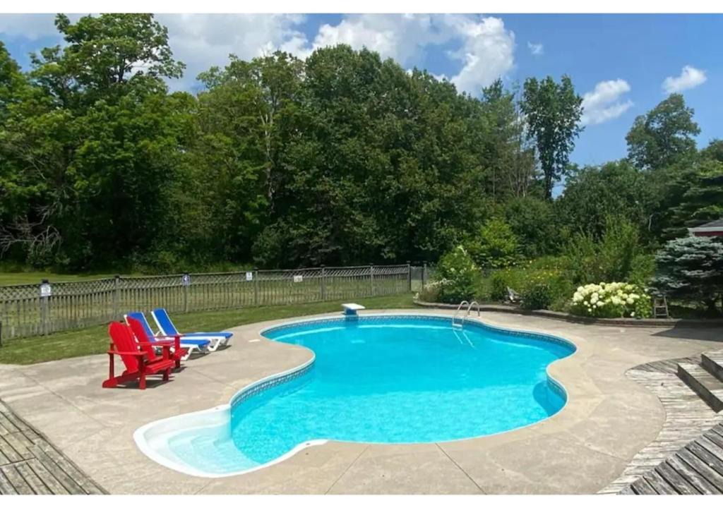 Otonabee-South Monaghan House | Estate ~ Swimming Pool ~ Games ~ Kawartha Lakes