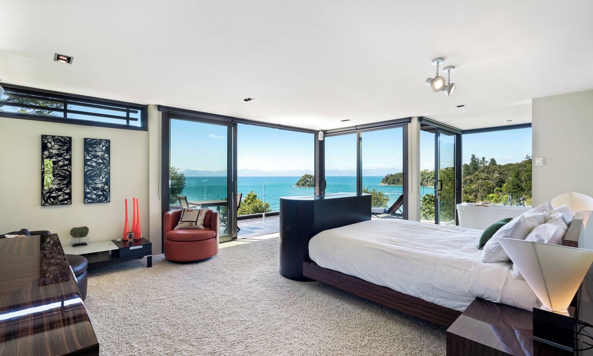 Ngaio Bay Cabin | Exclusive Penthouse Suite - Ocean Views, Beach Access, Full-Service Luxury Lodge
