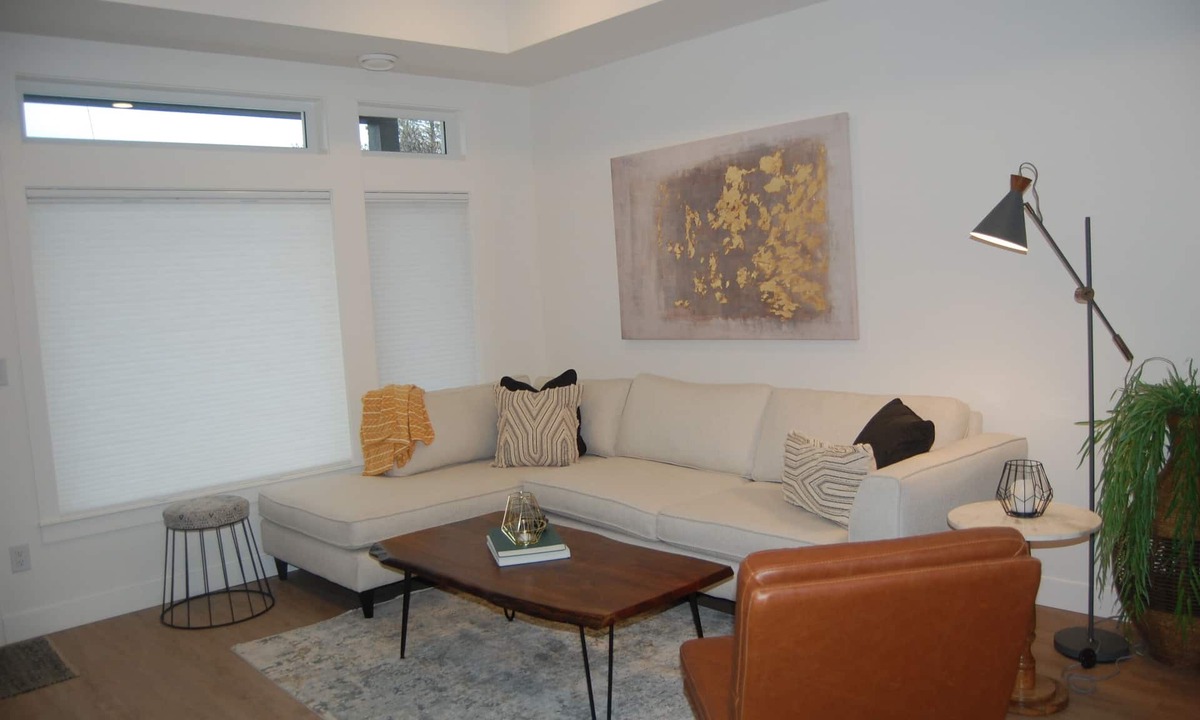 Vernon House | Executive Condo with 89 day minimum