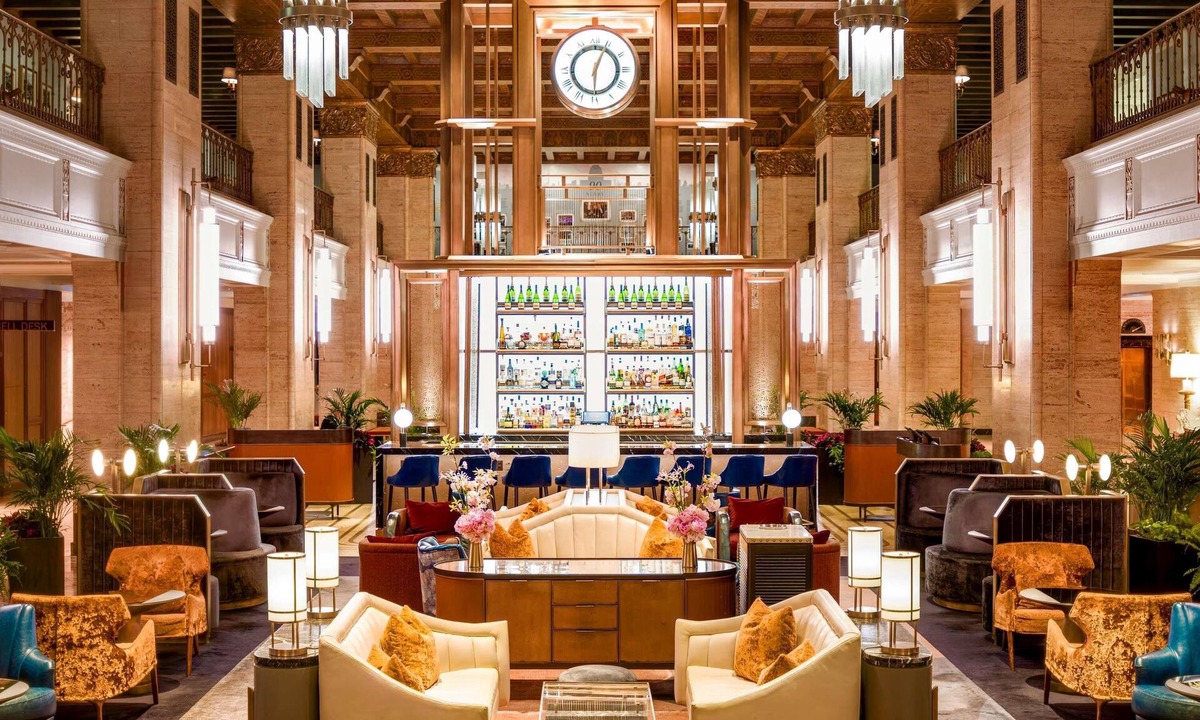 Financial District Hotel | Fairmont Royal York Gold Experience