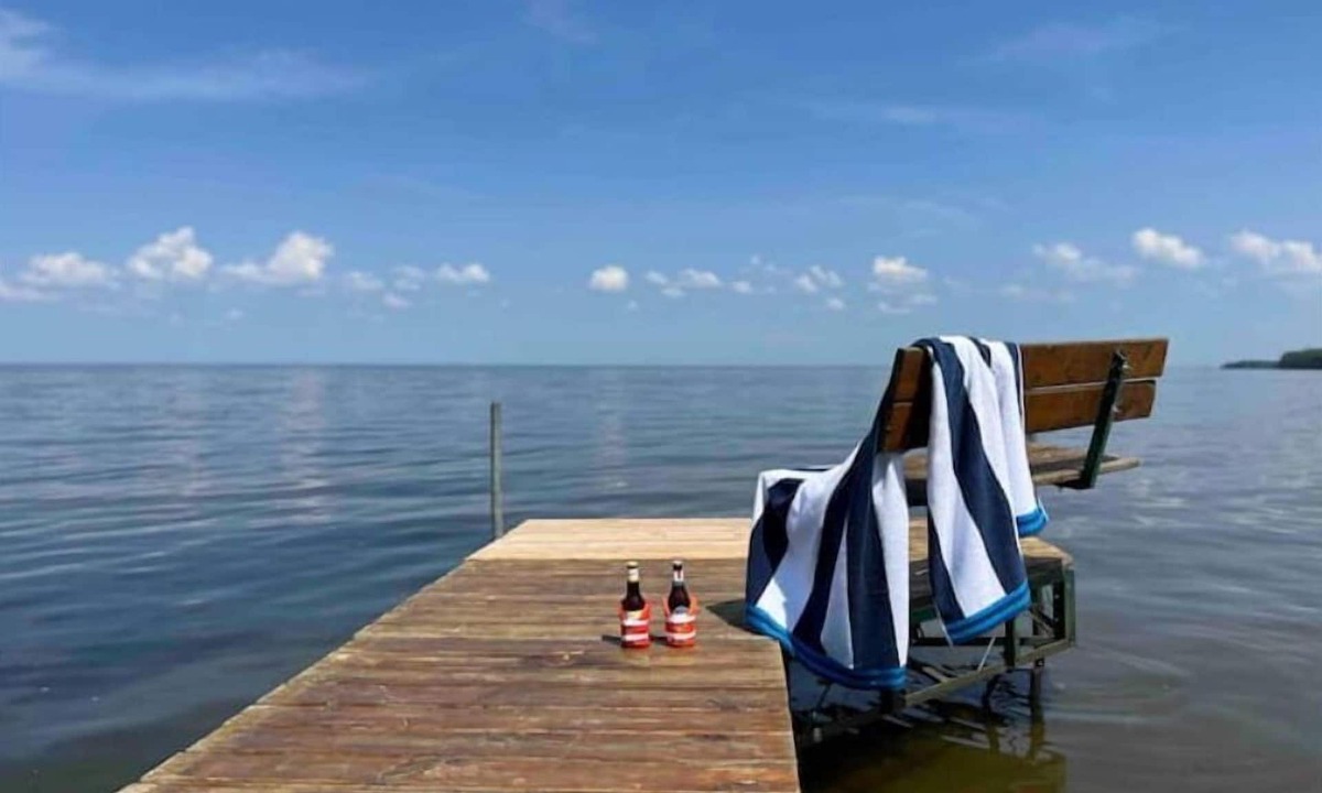 Vineland Cabin | Family Friendly + Lakefront Getaway + Kayaks