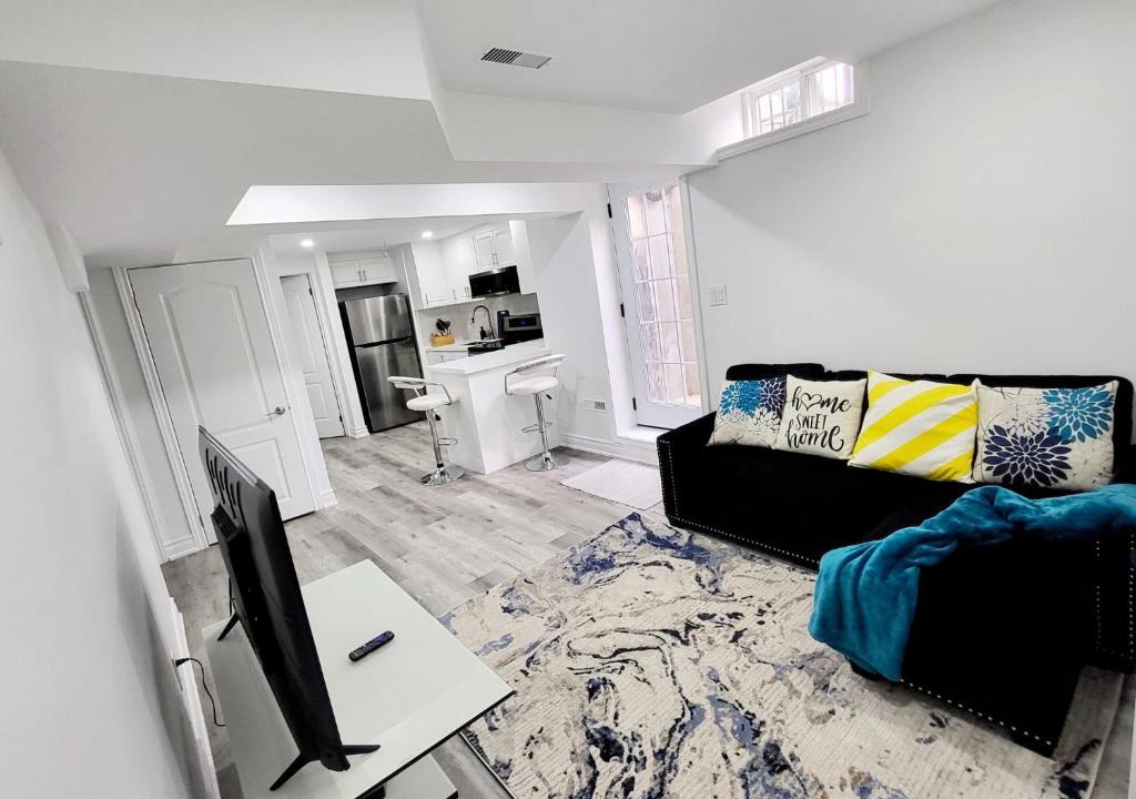 Meadowvale Village Apartment | Feel Like Home/Bs Mississauga