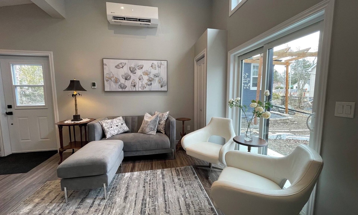 Kingston House | Fleure-de-Lys Haus One bedroom House Short Term