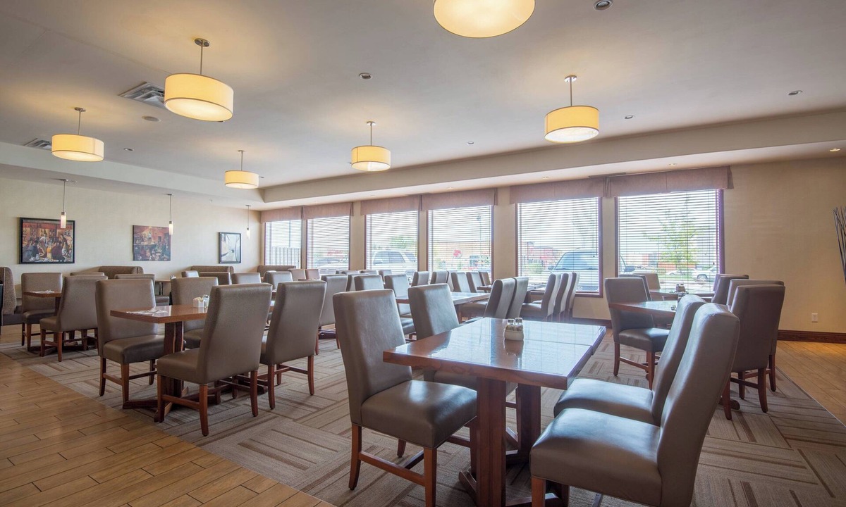 Stonebridge Hotel | Four Points by Sheraton Saskatoon