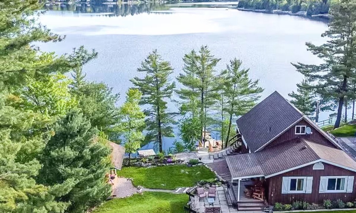 Alban Cottage | French River family friendly, boat friendly, close to ammenties cottage