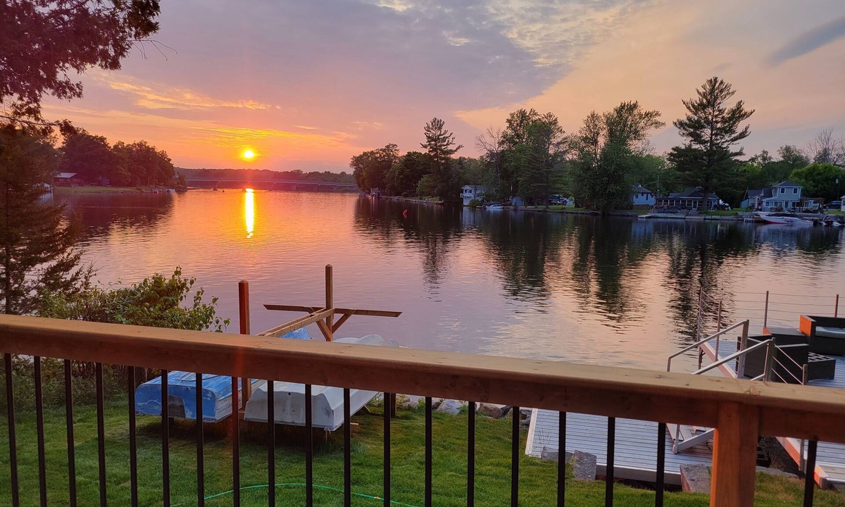 Trent Hills Cottage | Fully renovated luxury waterfront cottage
