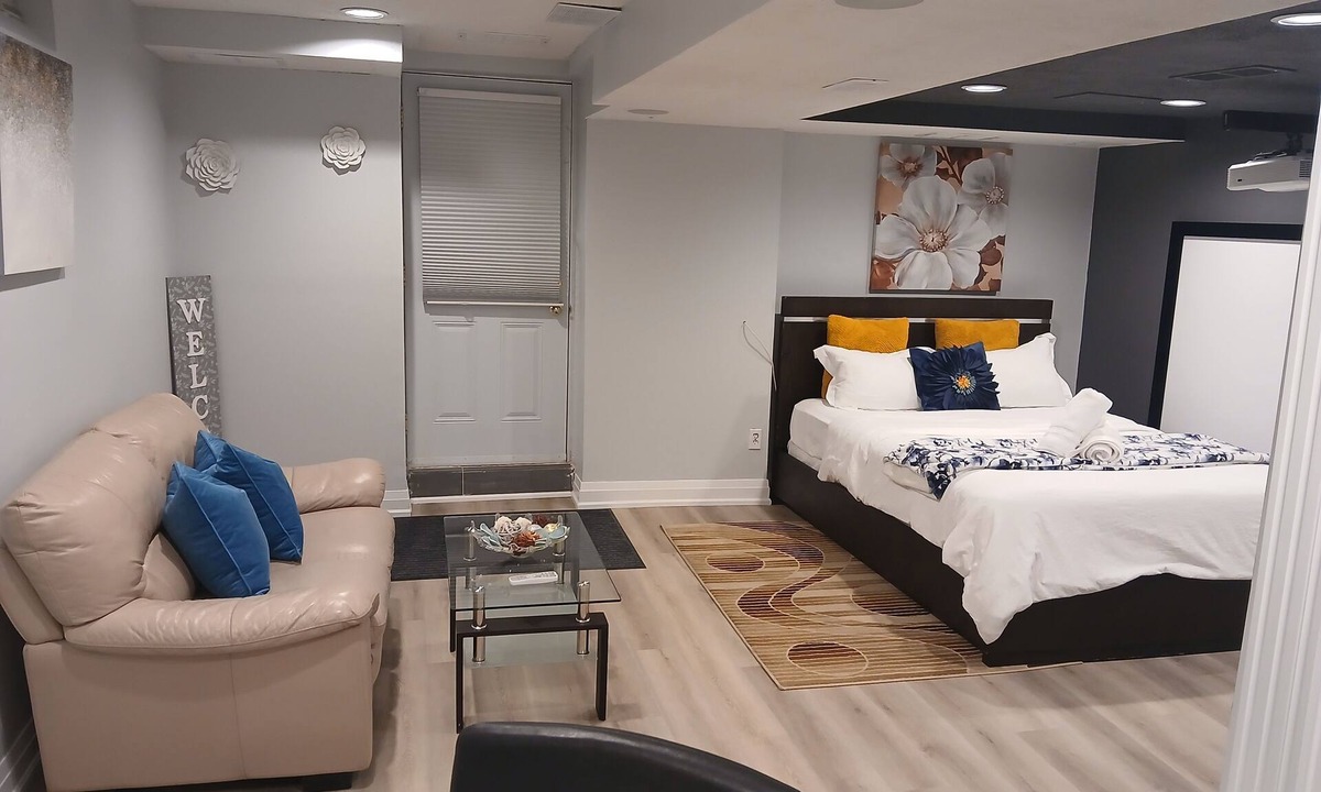 Lisgar Apartment | furnished basement studio, with1 queen bed, a kitchenette, and 1 bathroom. n
