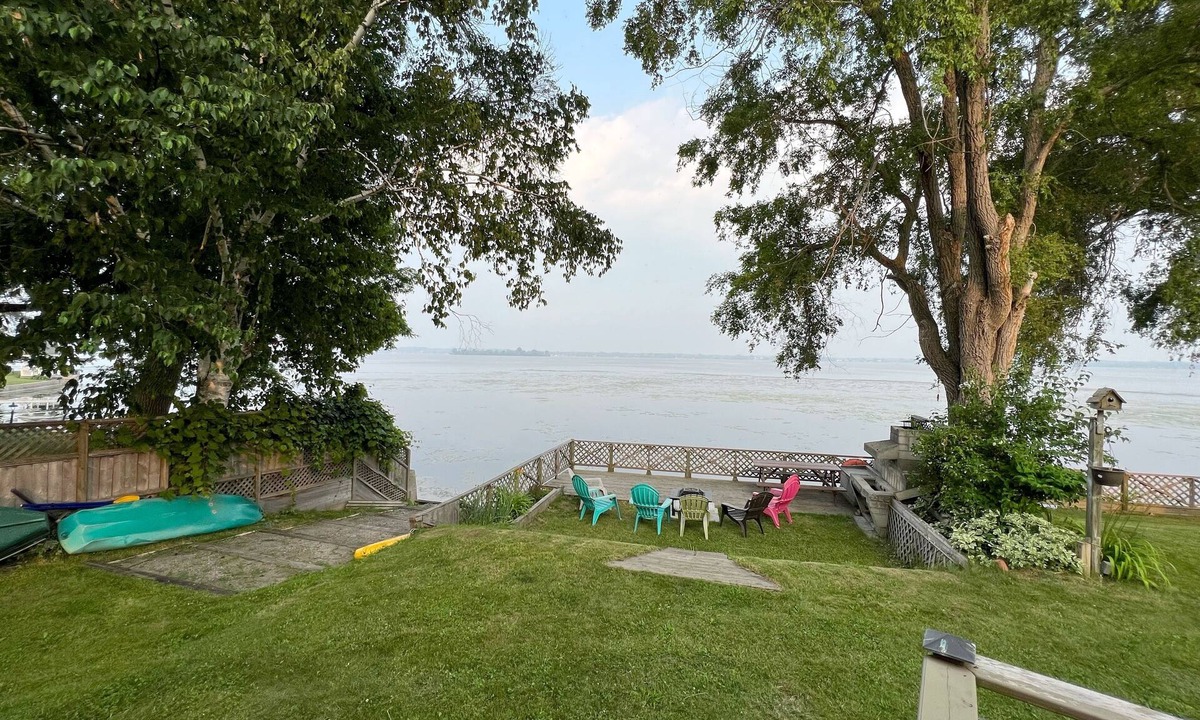 Trenton House | Gateway to Prince Edward County