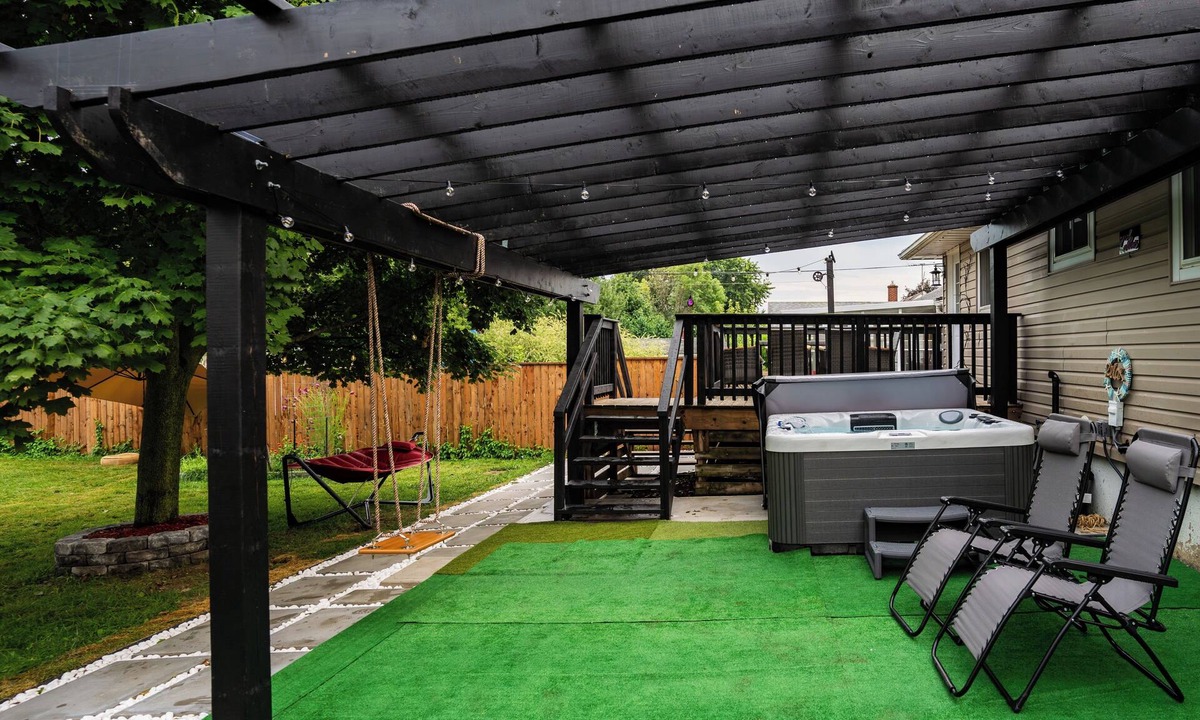 Merritton House | Getaway Nest Near Niagara Falls!