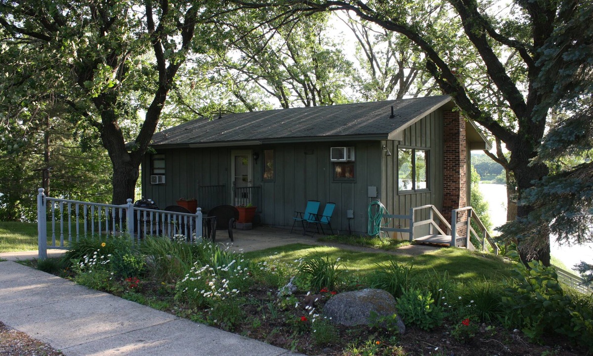 Glenwood House | Giant Oak Cabin - A perfect lakeside retreat
