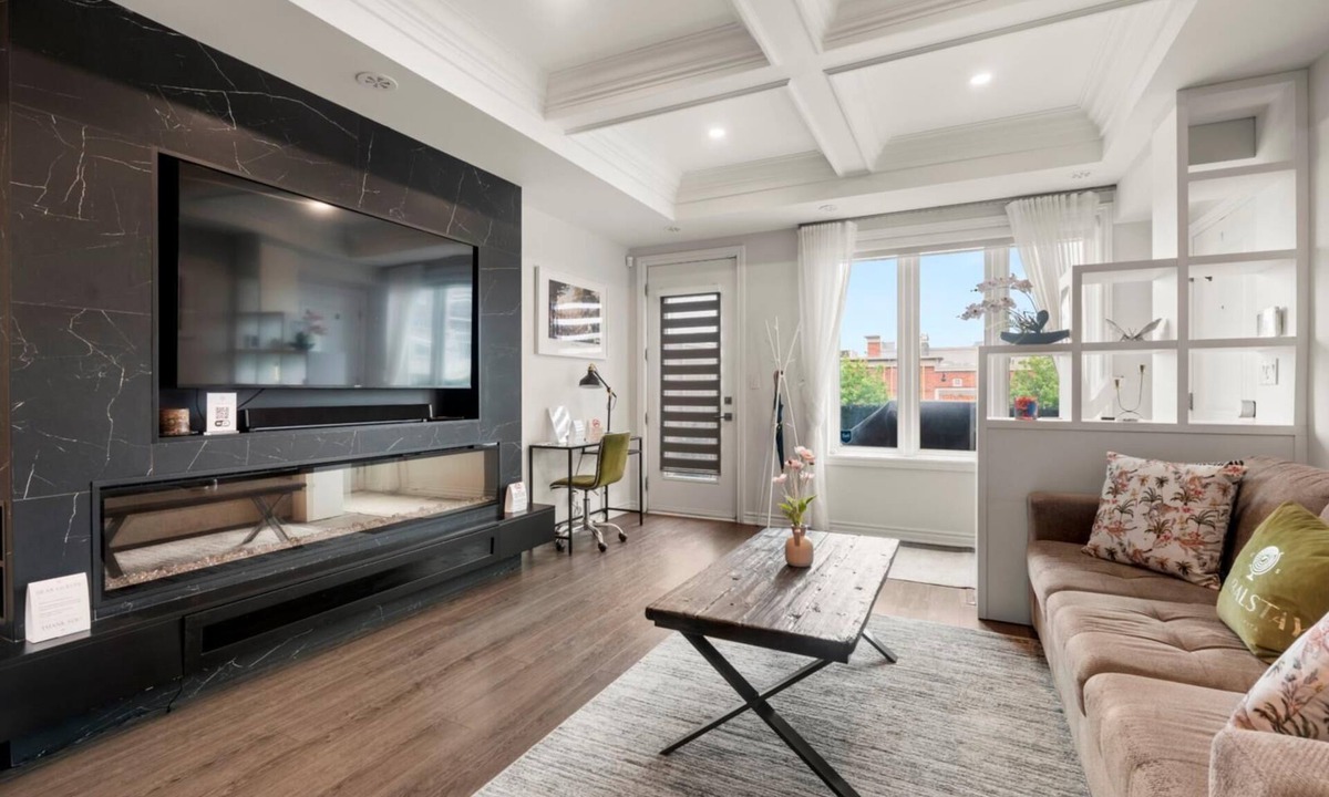 Long Branch House | GLOBALSTAY. Townhouse in Etobicoke Minutes Away Waterfront