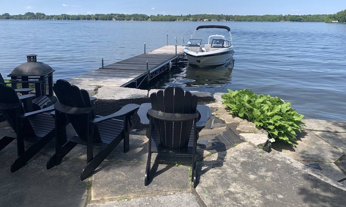 Selwyn Cottage | Gorgeous 4 Bedrooms Waterfront Vacation Cottage In Kawartha Lakes /Peterborough.