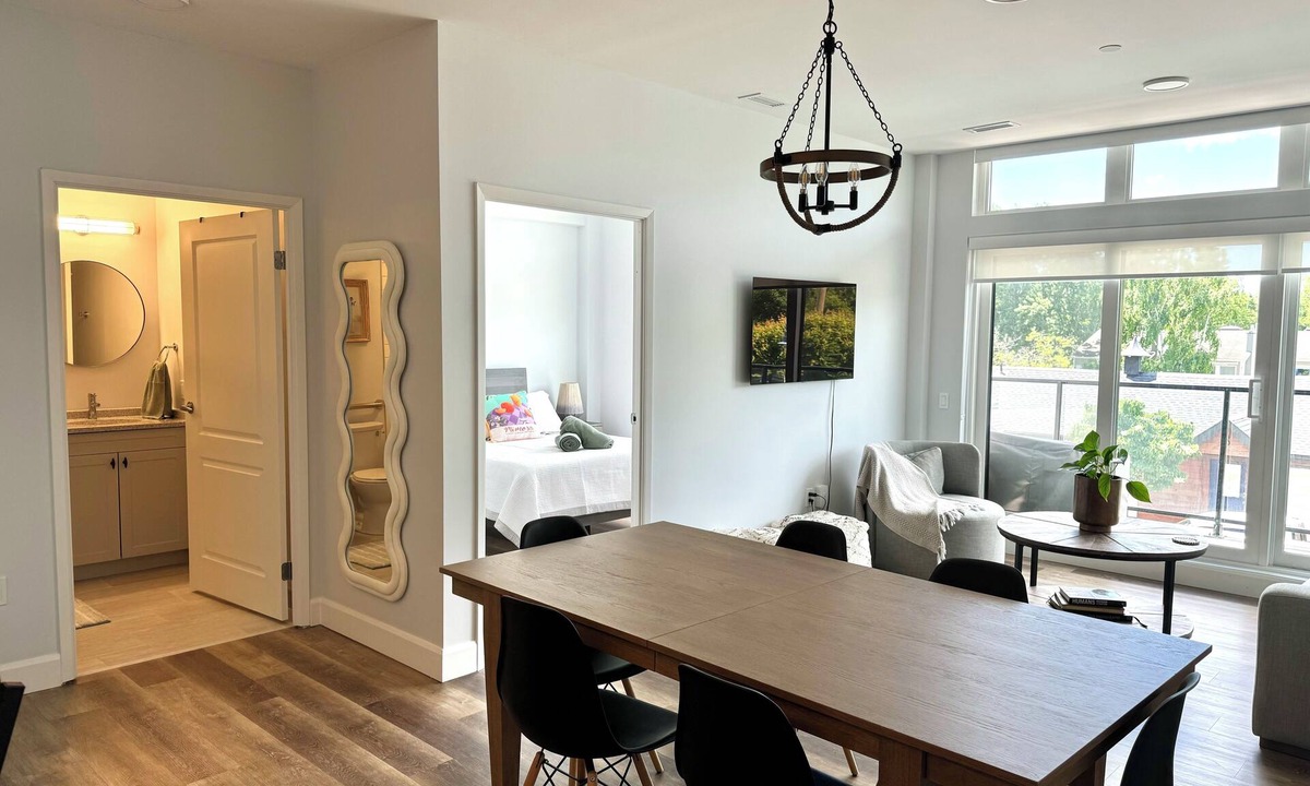 Grand Bend Apartment | Grand Bend Escape Central Luxury - Overlooking Main Street - Walk to Beach