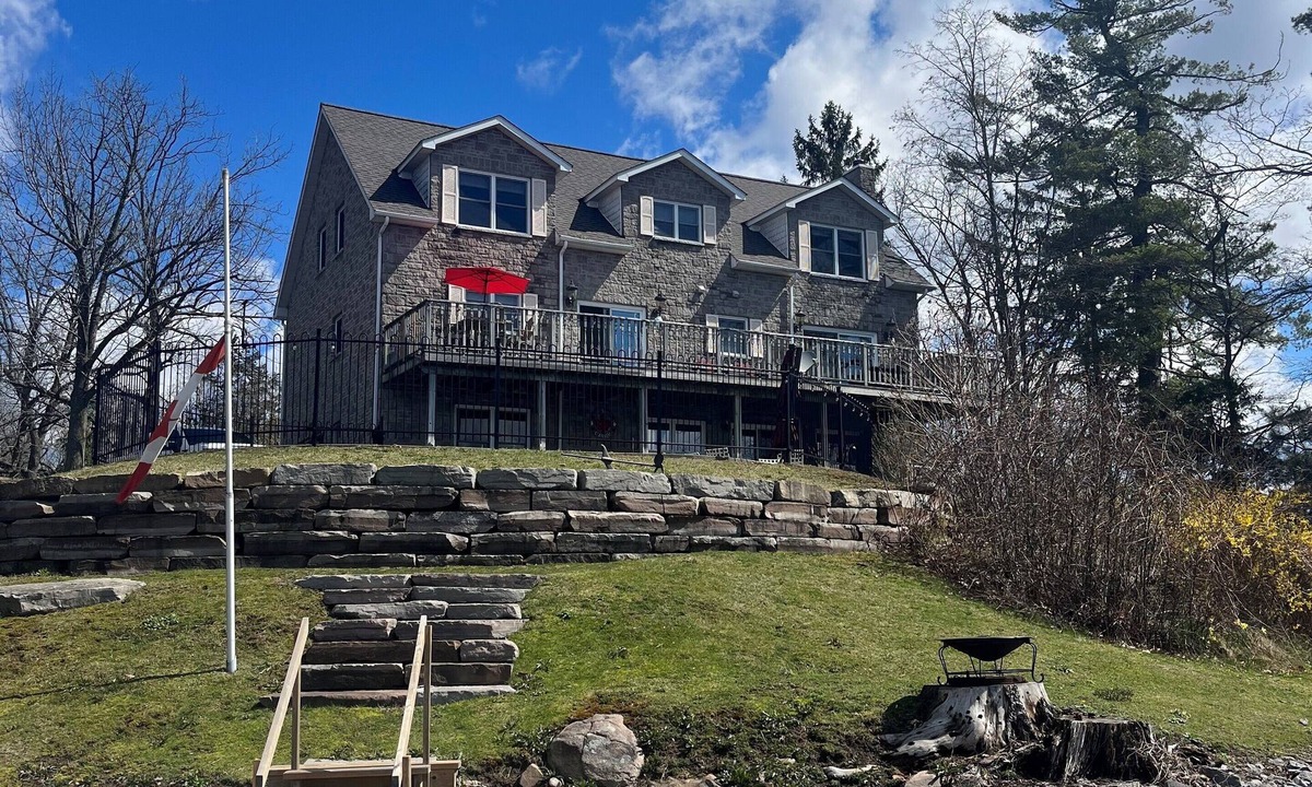 Lansdowne House | Graystone House-Now Renting For Summer 2025!