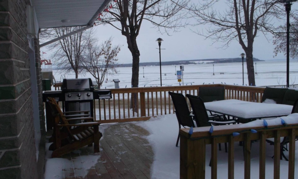 Timiskaming District Hotel | Haileybury Beach Motel