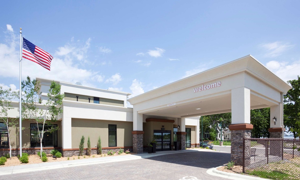 Spicer Hotel | Hampton Inn Spicer Green Lake, MN