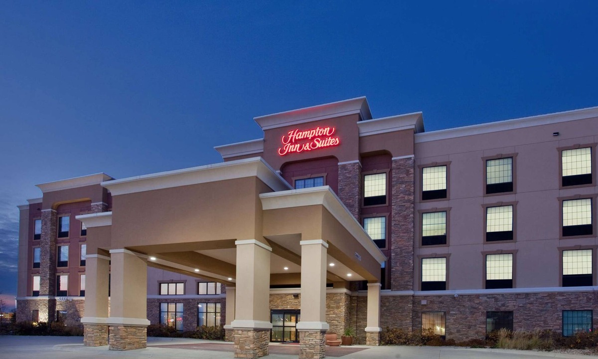 St. Cloud Hotel | Hampton Inn & Suites St. Cloud, MN