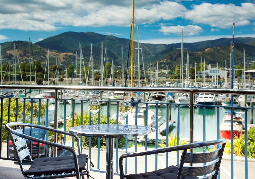 Nelson Hotel | Harbourside Lodge