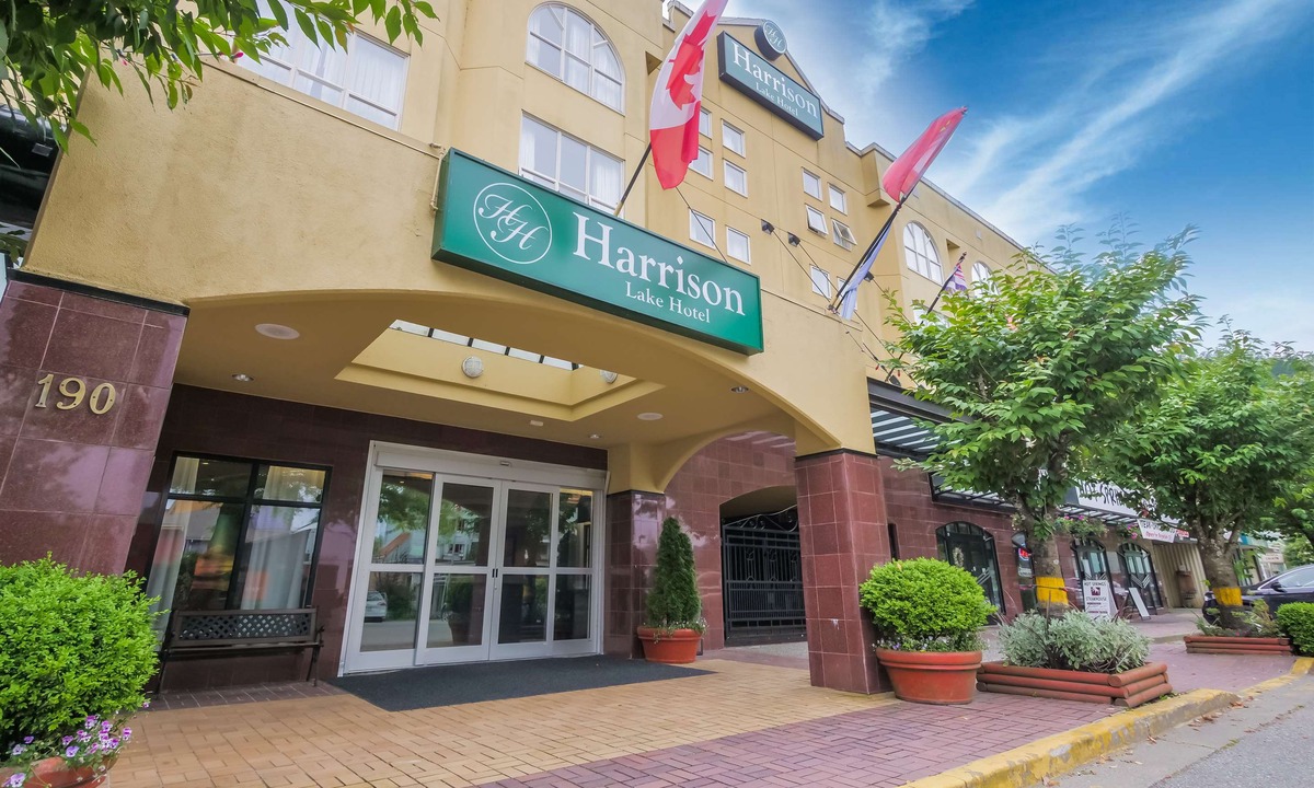 Harrison Hot Springs Hotel | Harrison Lake Hotel