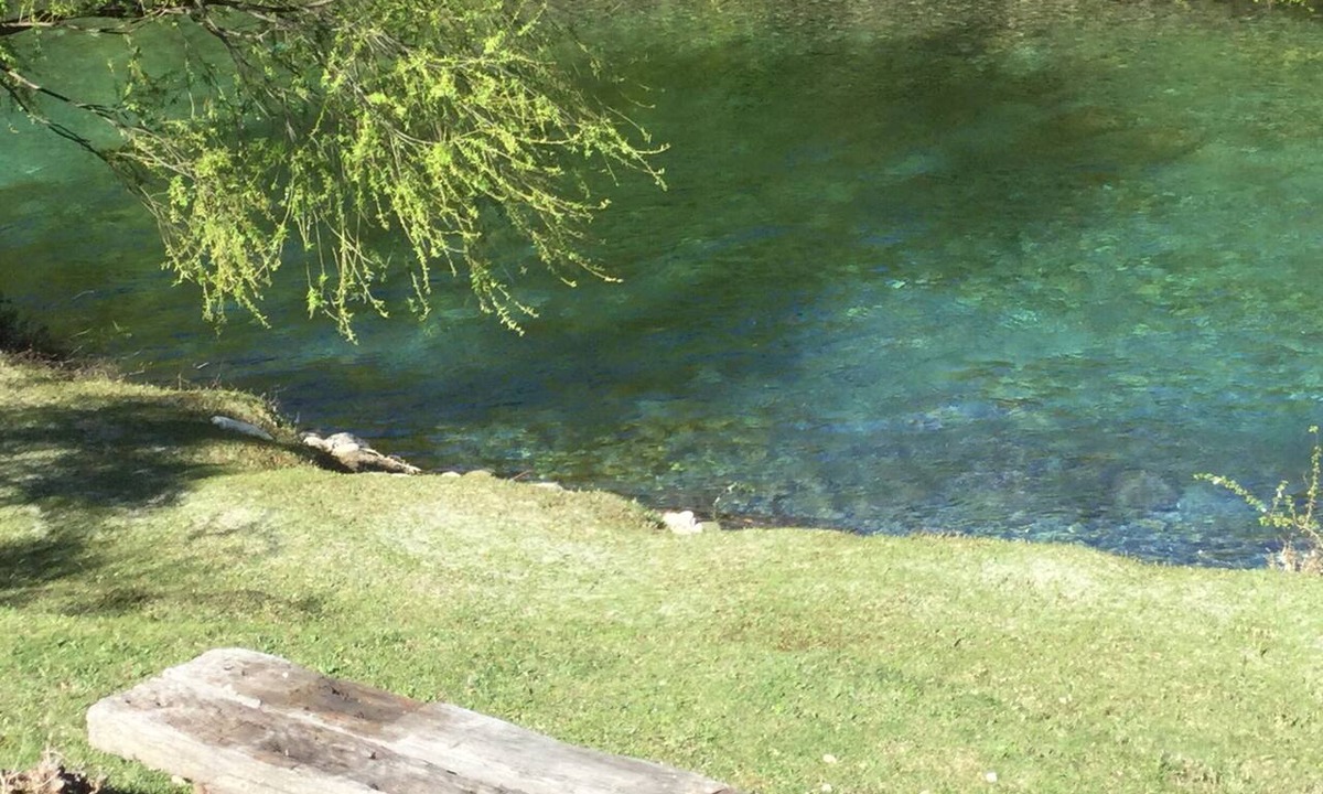 Wanaka Cottage | Hawea River Retreat. Magnificent private location,walking track at our gate.