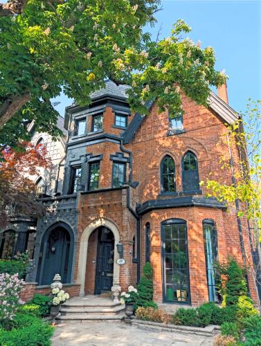 Bloor-Yorkville Bed & Breakfast | Hazelton Heritage