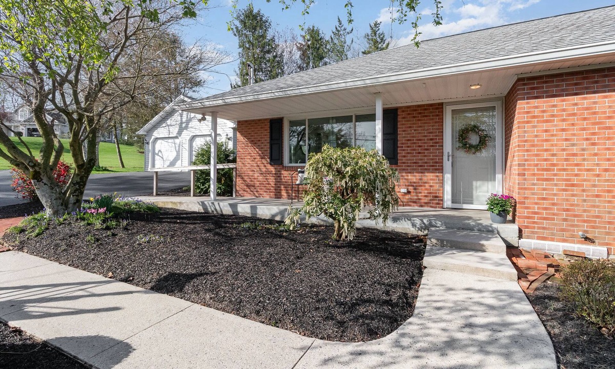 Palmyra House | Hershey's Hideaway: A Tranquil Retreat on the Hill