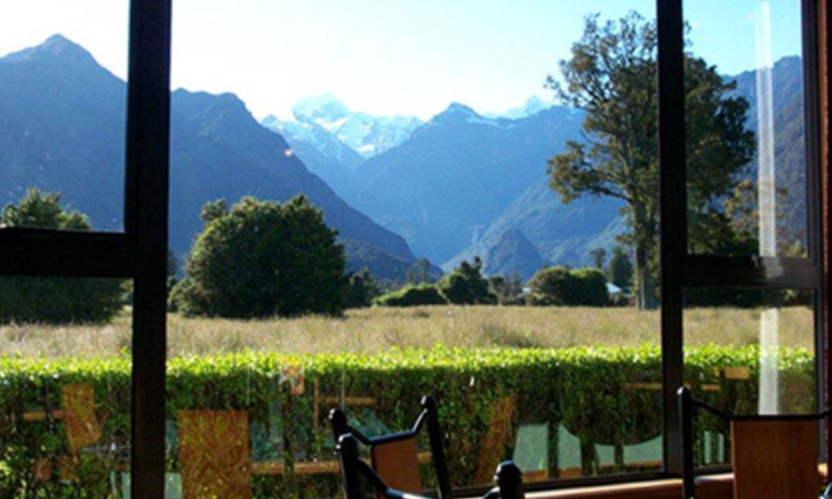 Fox Glacier Hotel | High Peaks Hotel