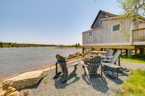 Winter Harbor House | Historic Winter Harbor Cottage w/Waterfront Views