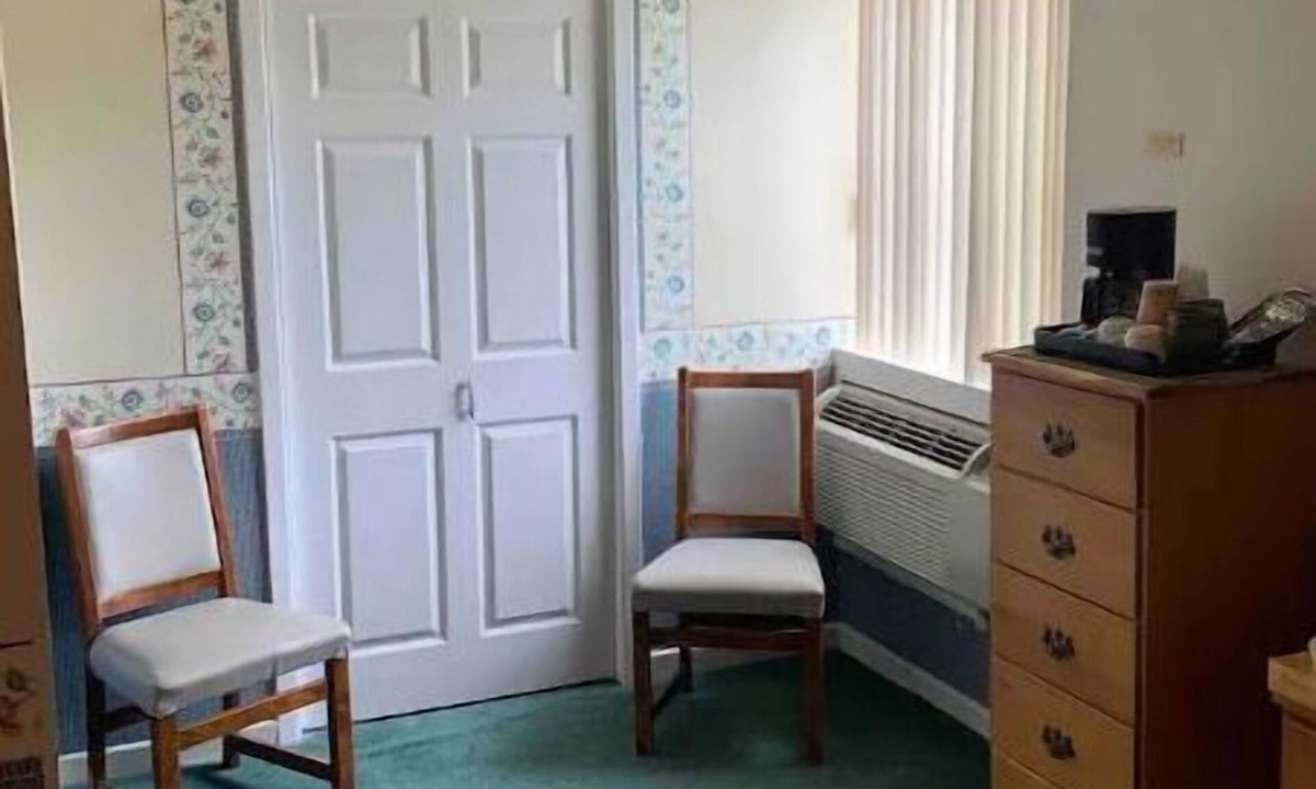 Historic Old Town Hotel | Historical King George Inn 6