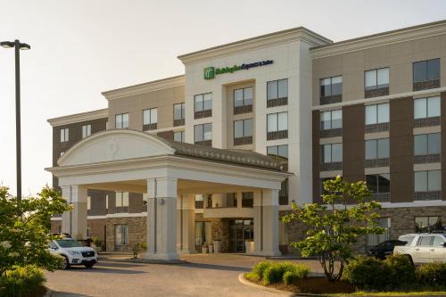 North Bay Hotel | Holiday Inn Express Hotel & Suites North Bay by IHG